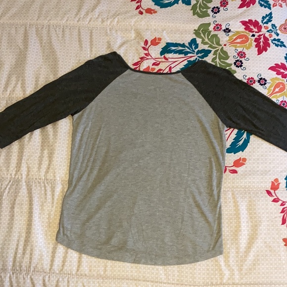 Moon Cycle 1/2 Length Sleeve Top in Light Gray & Dark Gray Size M - Picture 5 of 5